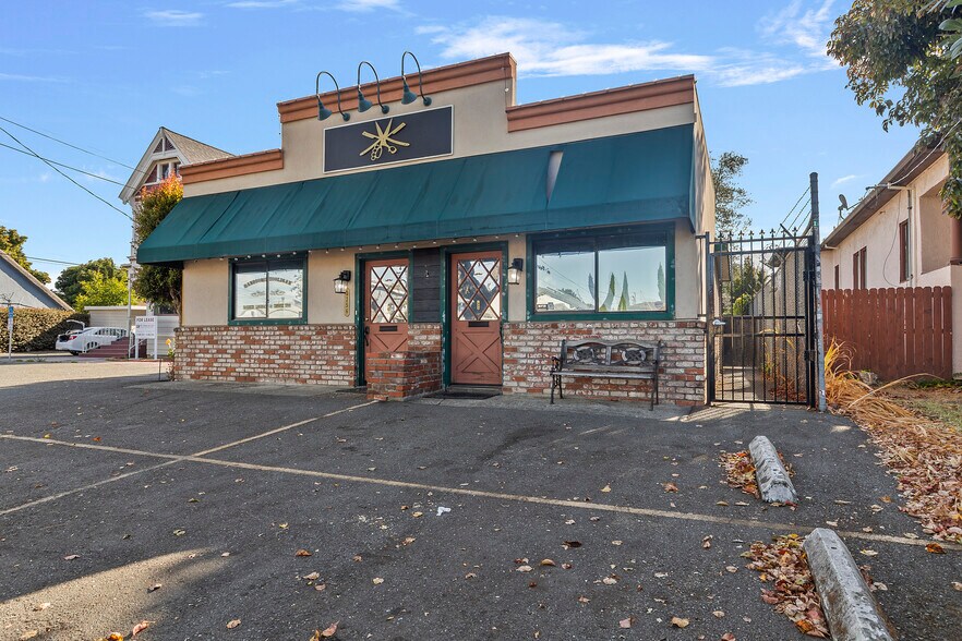 More Photos Of 2242 Washington Ave, San Leandro Office For Sale