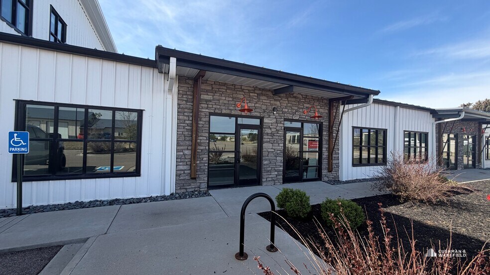 More Photos Of 5000 Goodman St, Timnath Showroom For Sale