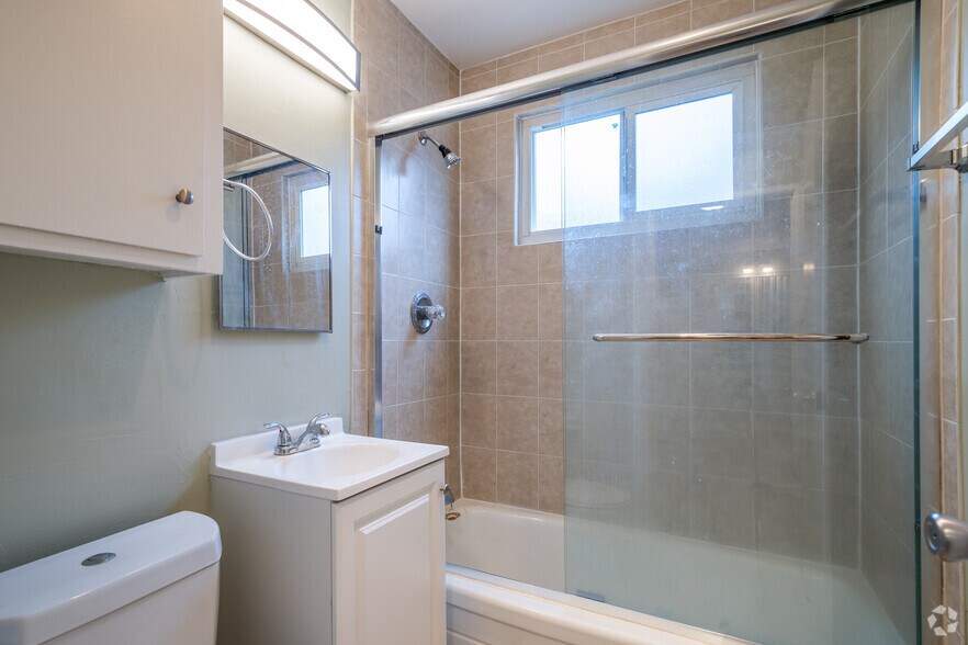 More Photos Of 6638-6646 MacArthur Blvd, Oakland Apartments For Sale