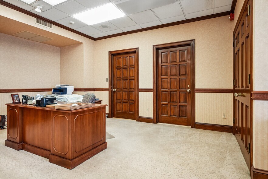 More Photos Of 37 Park Ave, Lyndhurst Office For Sale