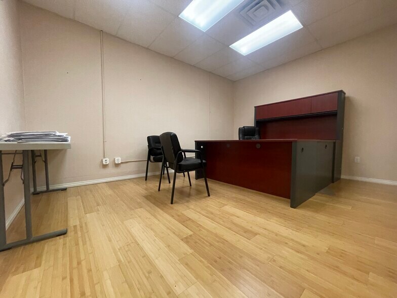 More Photos Of 1006 Aultman St, Ely Office For Sale