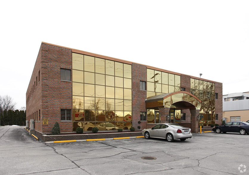 Primary Photo Of 4855 State St, Saginaw Office For Lease