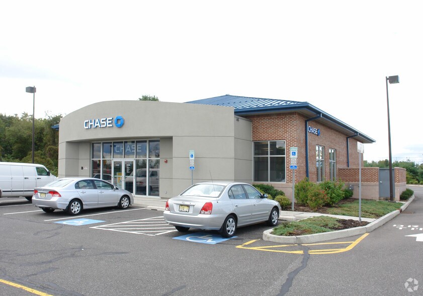 More Photos Of 130 Marketplace Blvd, Hamilton Unknown For Lease