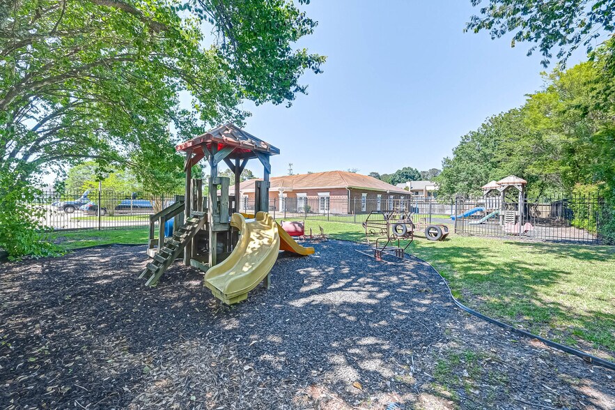 More Photos Of 2105 Cypress Landing Dr, Houston Daycare Center For Sale