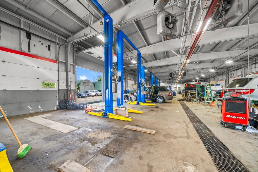 More Photos Of 512 W Center St, Manchester General Retail For Sale