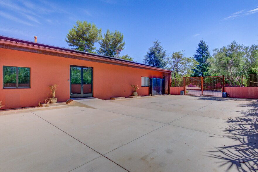 More Photos Of 45 Birch Blvd, Sedona Medical For Lease