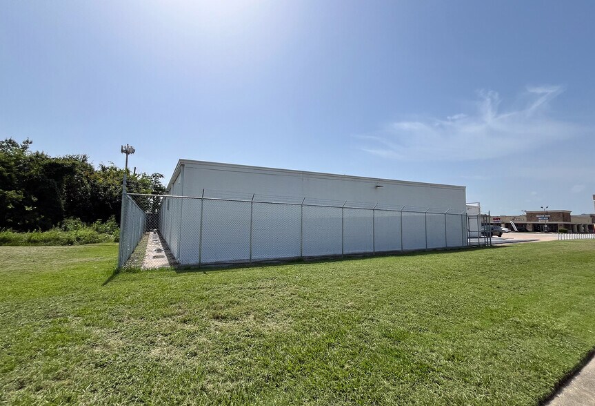 More Photos Of 16210 Clay Rd, Houston General Retail For Sale