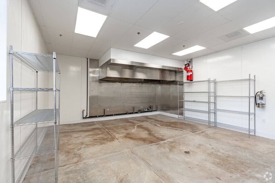 More Photos Of 6222 San Fernando Rd, Glendale Restaurant For Lease