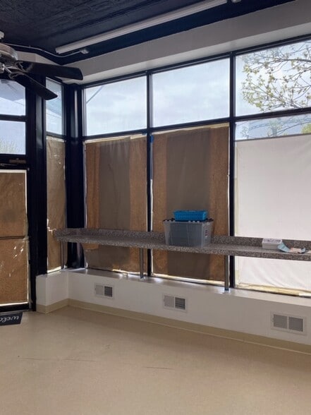 More Photos Of 1734 W 35th St, Chicago Restaurant For Lease