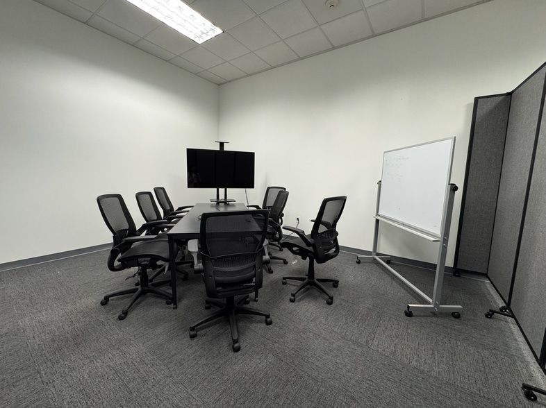 More Photos Of 1120 Curran St NW, Atlanta Showroom For Lease