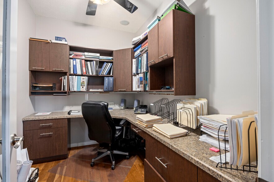 More Photos Of 1930 Deyerle Ave, Harrisonburg Freestanding For Sale