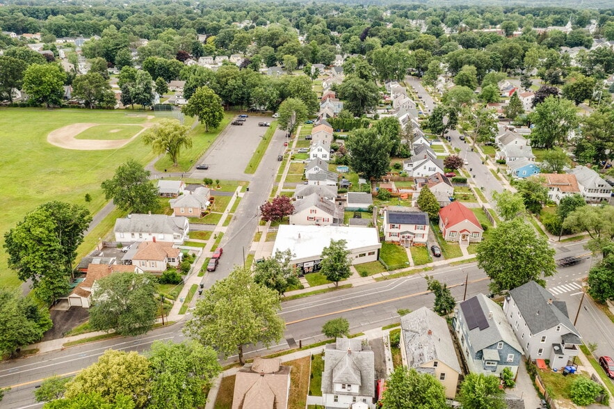More Photos Of 218 Saint James Blvd, Springfield Storefront Retail Office For Sale
