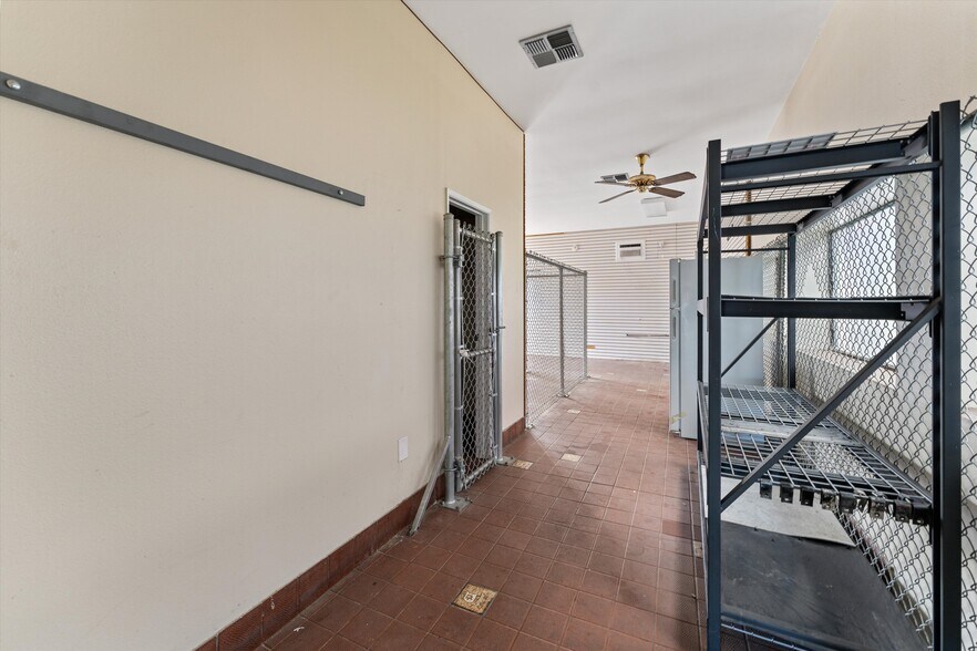 More Photos Of 1500 W Pacific Coast Hwy, Long Beach Carwash For Sale