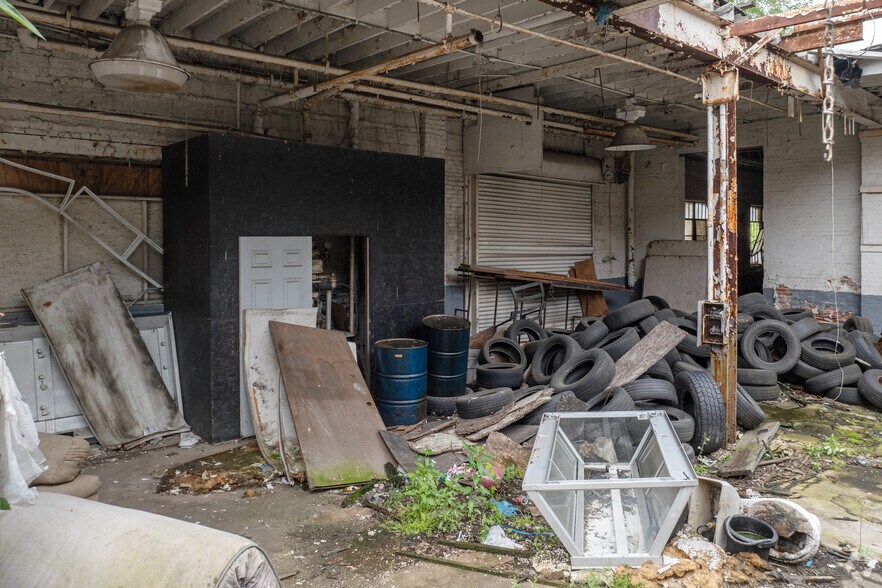 More Photos Of 2204 Frederick Ave, Baltimore Industrial For Sale