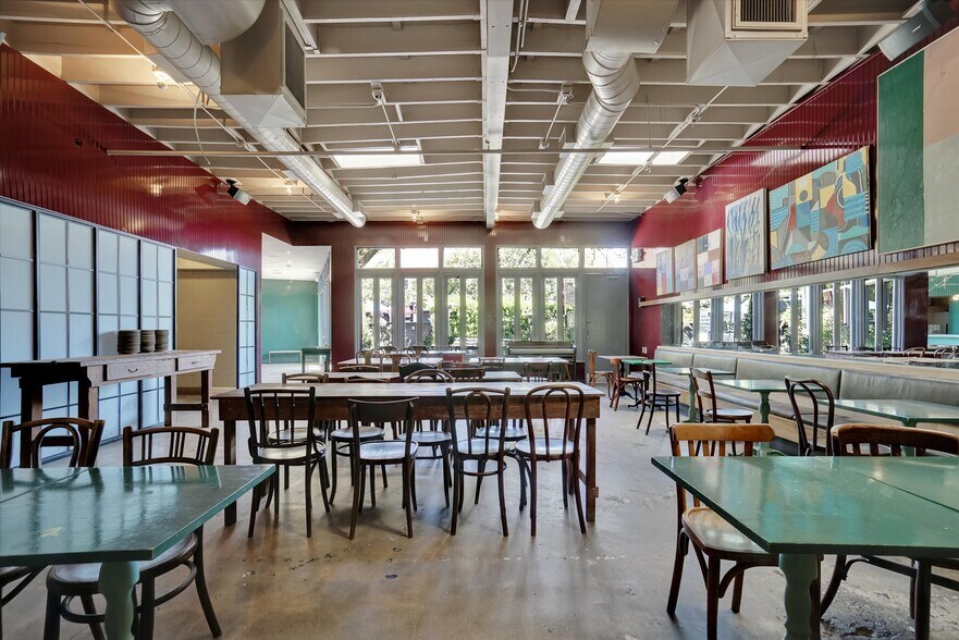 More Photos Of 7501-7507 Melrose Ave, Los Angeles General Retail For Sale