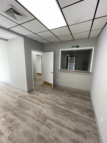 More Photos Of 189 Main Rd, Riverhead Medical For Lease