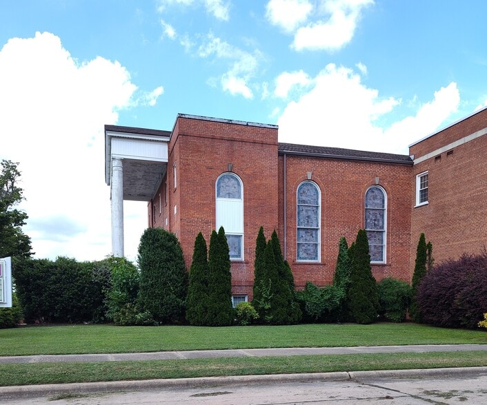More Photos Of 338 Roanoke Ave, Roanoke Rapids Religious Facility For Sale