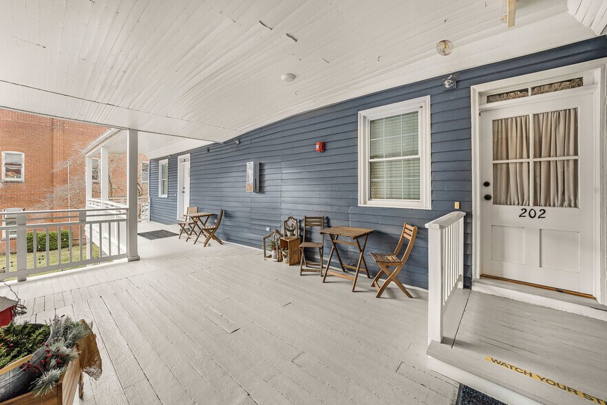 More Photos Of 208-210 Wharf St, Hermann Hospitality For Sale