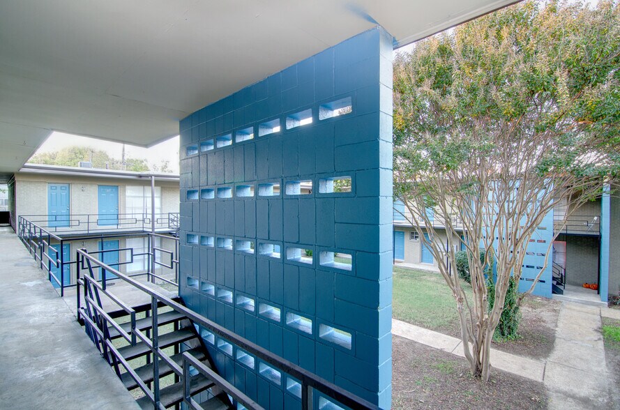 More Photos Of 21 Diana St, Memphis Apartments For Sale