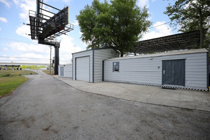 More Photos Of 5305 Garden Ln, Tampa Industrial For Sale