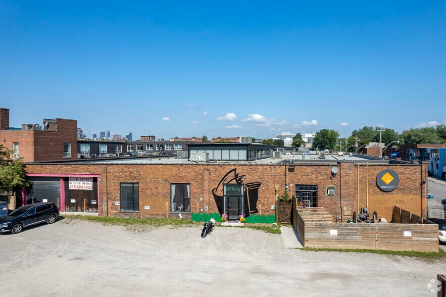 More Photos Of 12-32 Logan Ave, Toronto Warehouse For Lease