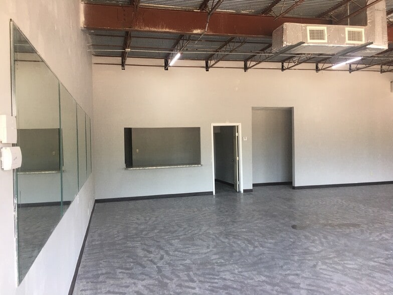 More Photos Of 2420 Cartwright, Missouri City Restaurant For Sale
