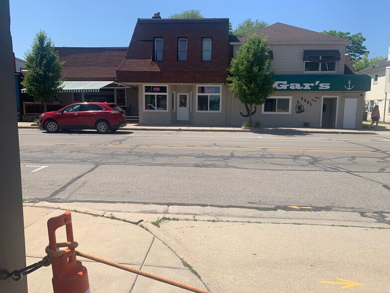 Primary Photo Of 142 S Water St, Marine City General Retail For Sale