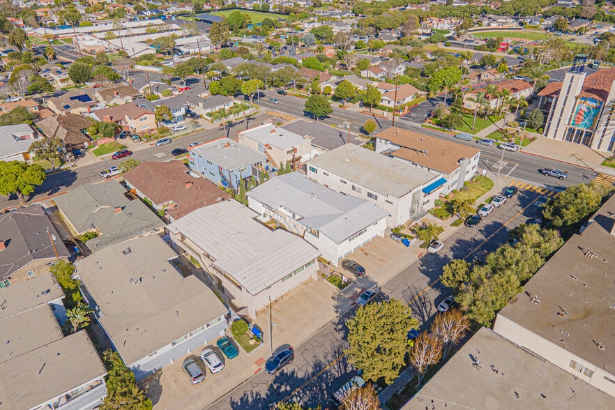 More Photos Of 523 Avenue G, Redondo Beach Apartments For Sale