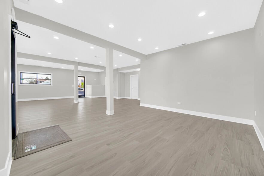 More Photos Of 2816 Martha St, Hammond Flex For Lease