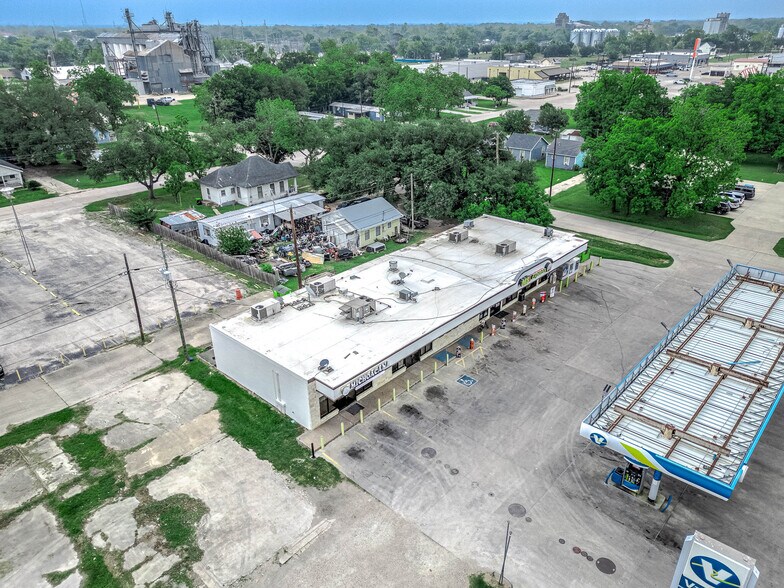 More Photos Of 1417 7th St, Bay City Storefront For Lease