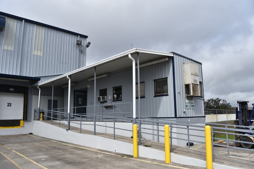 More Photos Of 4006 N Airport Rd, Plant City Warehouse For Sale