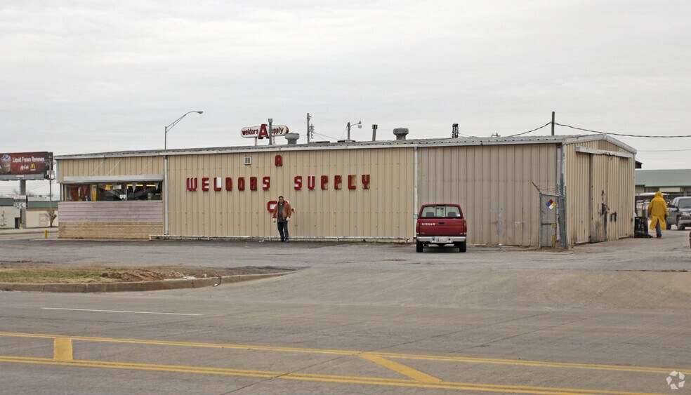 Primary Photo Of 2601 S Prospect Ave, Oklahoma City Freestanding For Sale