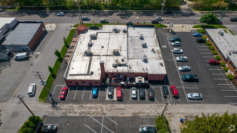More Photos Of 4784 N High St, Columbus Freestanding For Lease