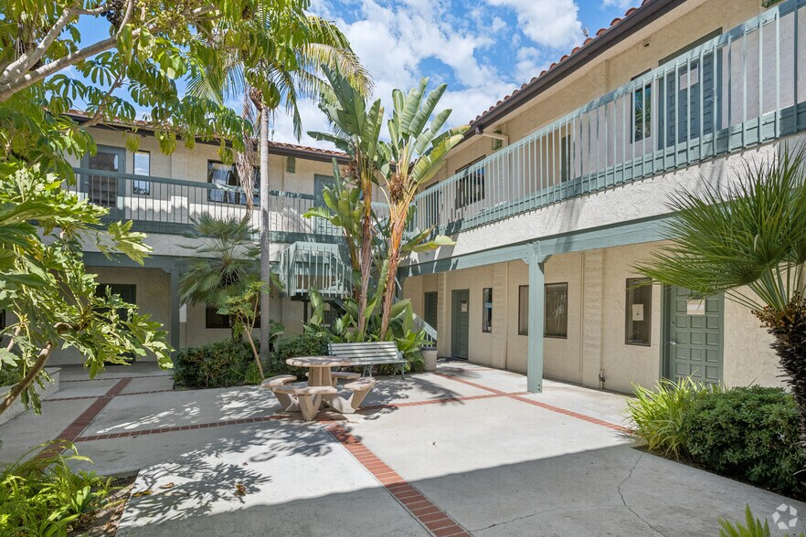 More Photos Of 24953 Paseo De Valencia, Laguna Hills Medical For Lease