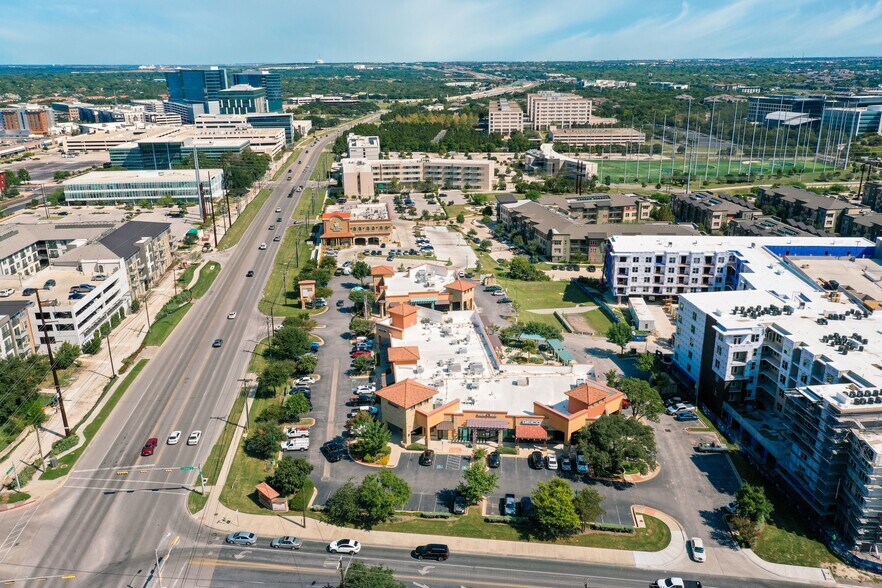 More Photos Of 11101 Burnet Rd, Austin Health Club For Lease