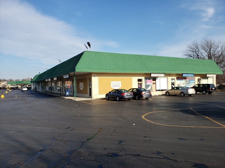 More Photos Of 5600-5649 167th St, Tinley Park Unknown For Lease