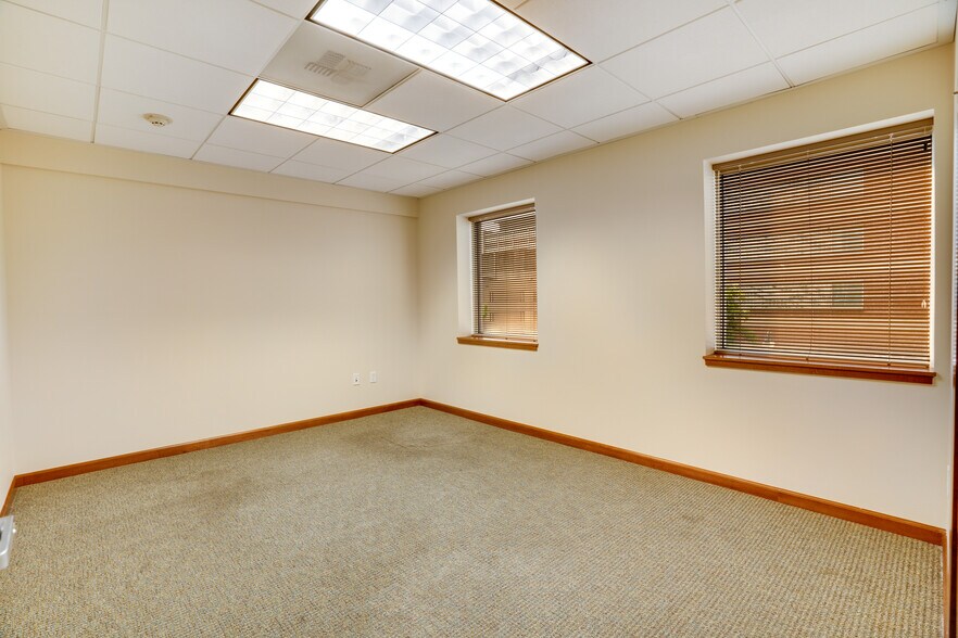 More Photos Of 705 S 9th St, Tacoma Office For Sale