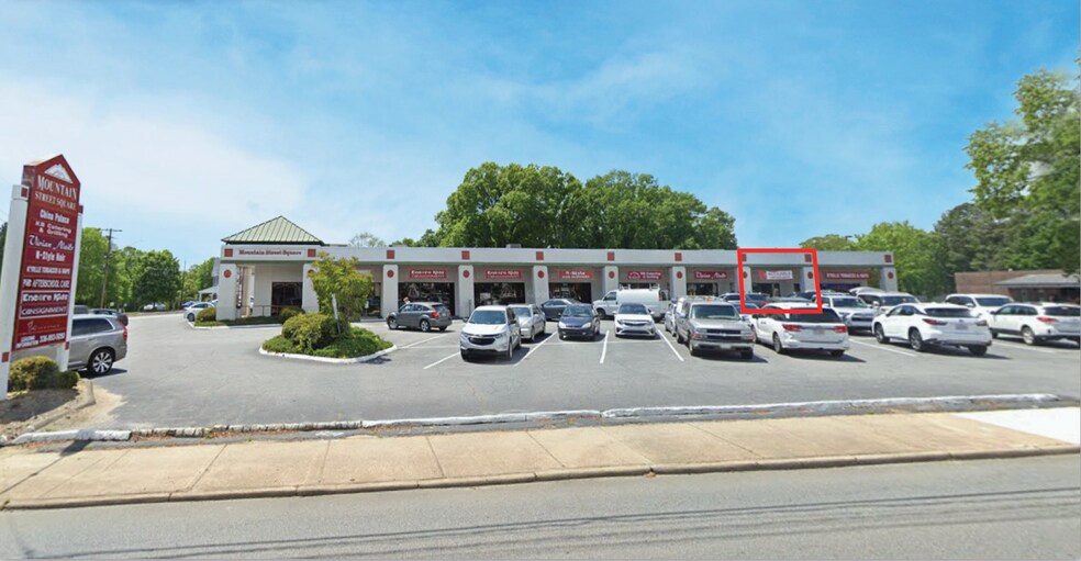 More Photos Of 305 W Mountain St, Kernersville Freestanding For Lease