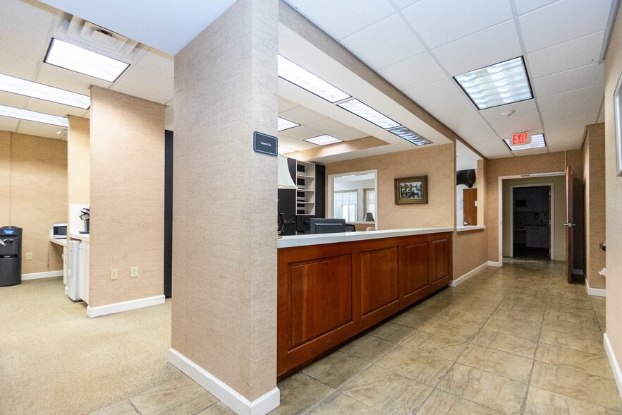 More Photos Of 120 Trinity Pl, Athens Medical For Lease