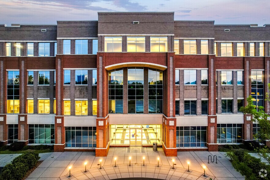 More Photos Of 3436 Toringdon Way, Charlotte Unknown For Lease