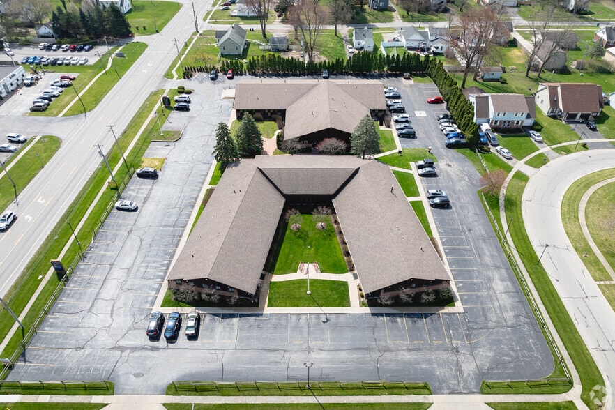More Photos Of 2735 N Holland Sylvania Rd, Toledo Office For Sale