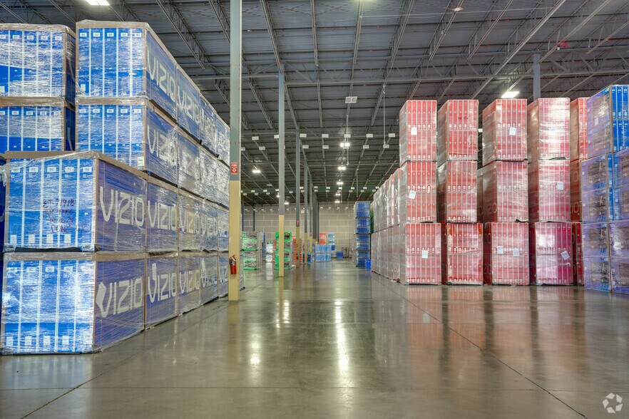 More Photos Of 6515 Ameriplex Dr, Portage Warehouse For Lease