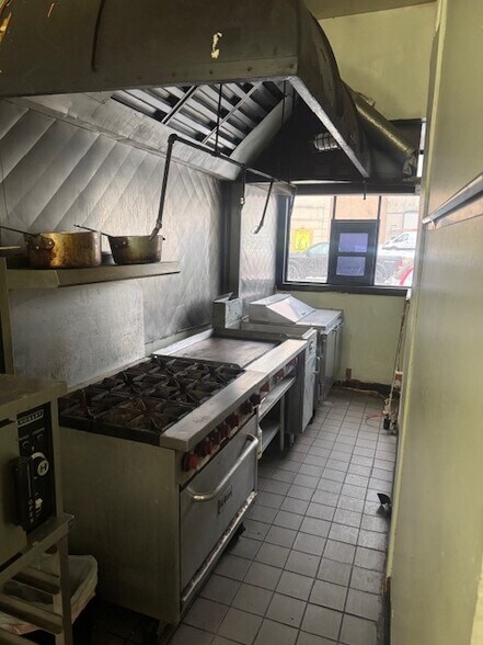 More Photos Of 452-454 Pearl St, Buffalo Storefront Retail Residential For Sale