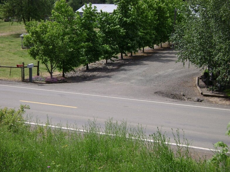 More Photos Of 560 Stearns Ln, Oakland Land For Sale