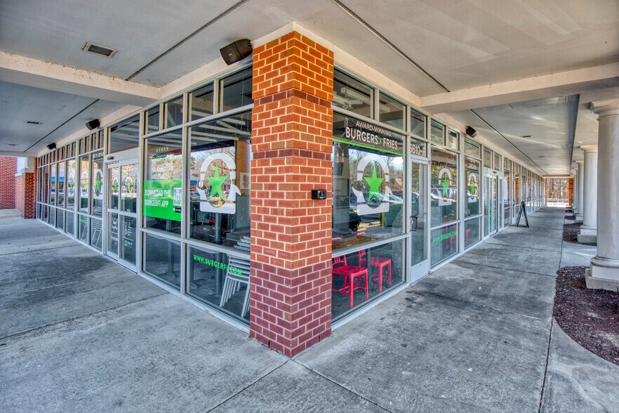 More Photos Of 6630 Mooretown Rd, Williamsburg Restaurant For Lease