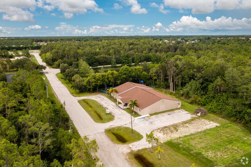 More Photos Of 13410 Shire Ln, Fort Myers Specialty For Sale