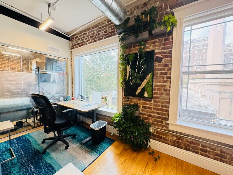 More Photos Of 433 Central Ave, Saint Petersburg Coworking Space