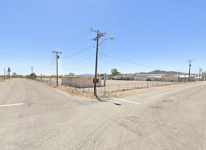 More Photos Of 135 Ironwood St, Quartzsite Office For Sale