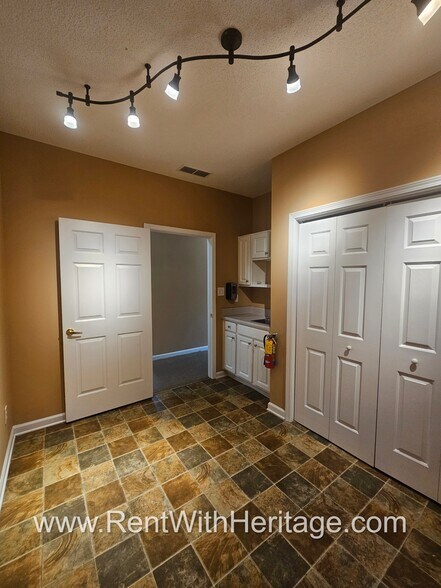 More Photos Of 8301-8337 Office Park Dr, Douglasville Office For Lease