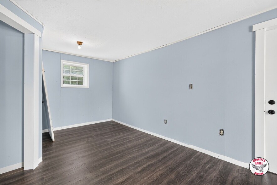 More Photos Of 2969 Moodyville Rd, Byrdstown General Retail For Sale